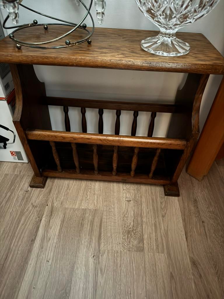 Krantenbak, Huis en Inrichting, Woonaccessoires | Krantenbakken en Lectuurbakken, Ophalen of Verzenden, Zo goed als nieuw