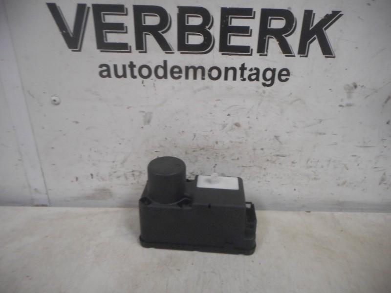 VEROUILLAGE CENTRALISEE MOTEUR Golf III Cabrio (1E), Utilisé, Volkswagen