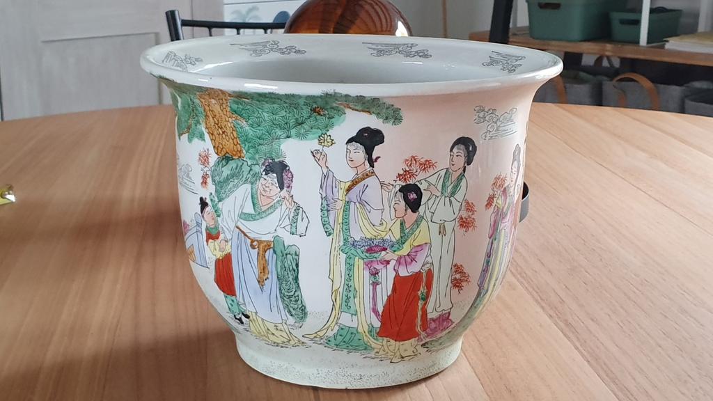 Porseleinen bloempot met Oosterse taferelen, Ophalen