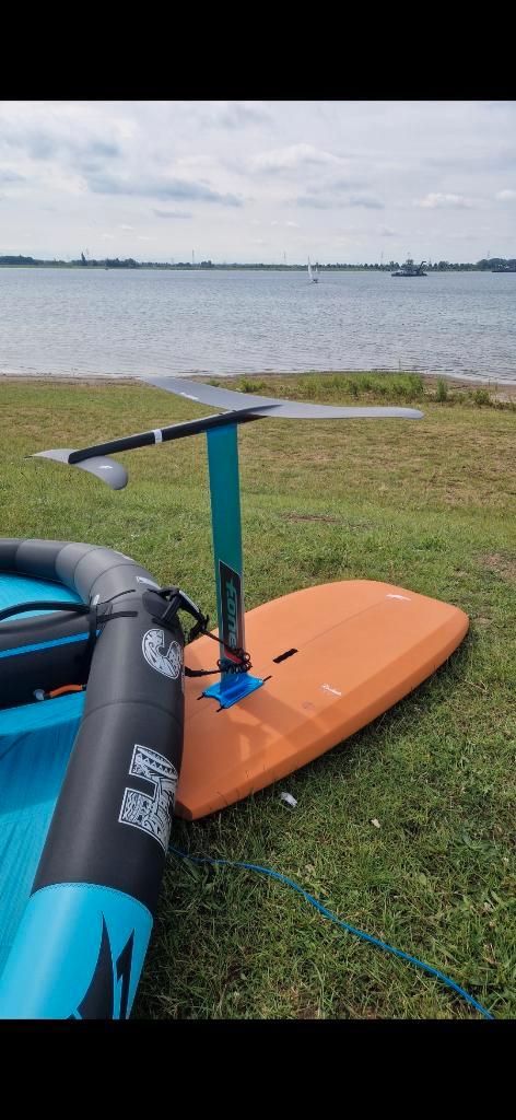 Wingfoil complet Fone 120L + foil Phantom 1780, Sports nautiques & Bateaux, Aile de surf, Utilisé, Wingsurf hydroptère, Enlèvement