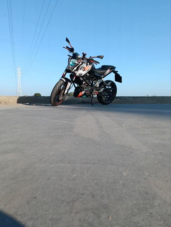 Zeer goed onderhouden KTM 125 Duke, Motos, Motos | Yamaha, Particulier, Naked bike, jusqu'à 11 kW, 1 cylindre, Permis Moto A1 minimum