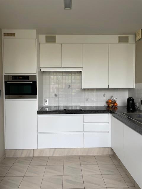 complete keuken, Huis en Inrichting, Keuken | Complete keukens, Gebruikt, U-keuken, Wit, Graniet of Steen, Greeploos, Ophalen