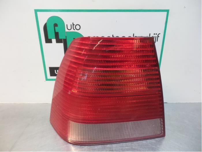 Achterlicht links van een Volkswagen Bora (Bora 98-), Auto-onderdelen, Verlichting, Volkswagen, Gebruikt, 3 maanden garantie, Ophalen of Verzenden