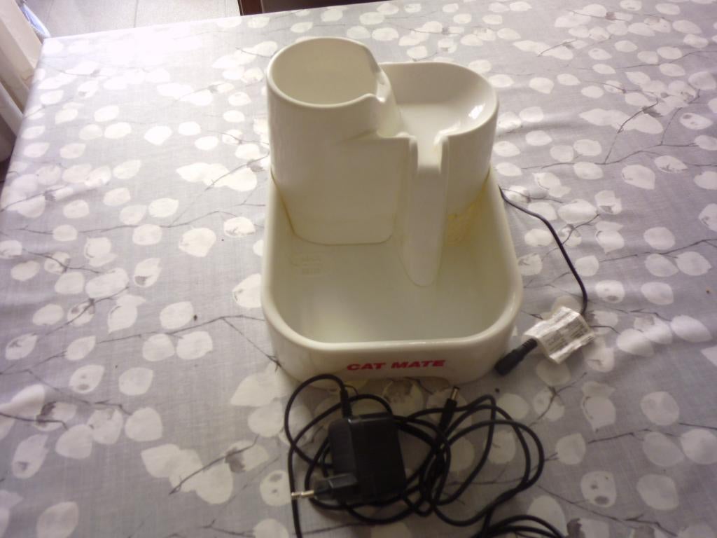 drinkbakje, Animaux & Accessoires, Nourriture & Abreuvoirs pour chats, Enlèvement, Comme neuf