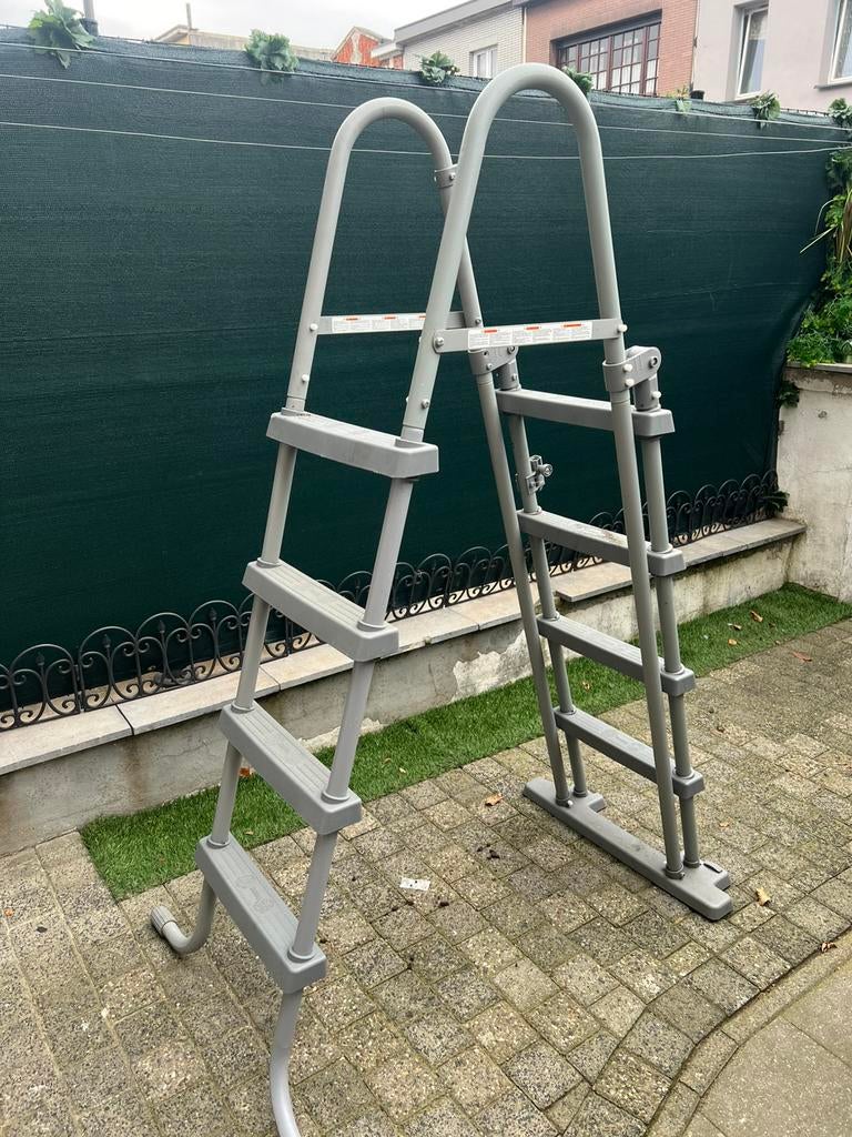 Zwembadladder, Tuin en Terras, Zwembad-toebehoren, Ophalen of Verzenden, Zo goed als nieuw