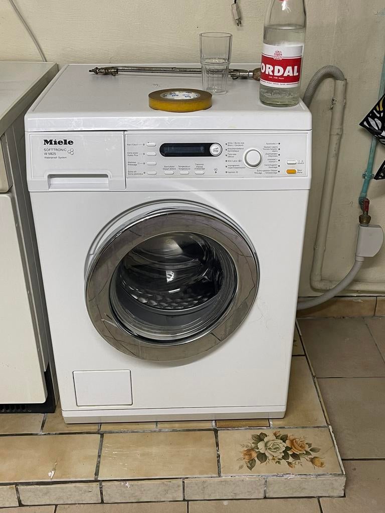 Machine à laver Miele Softtronic 5825, Electroménager, Enlèvement, Utilisé, Chargeur frontal