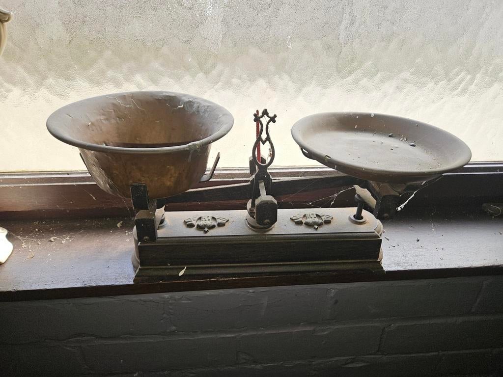 Antieke weegschaal, Enlèvement