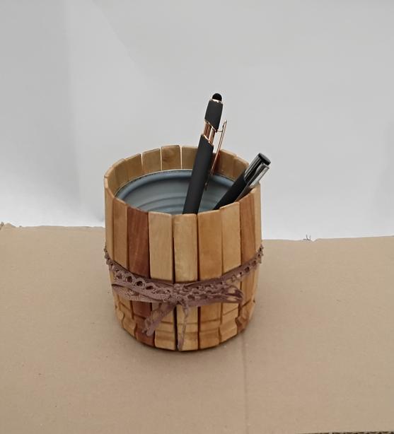 pot a crayons, bics , organisateur de bureau , bois vernis, Enlèvement ou Envoi, Neuf