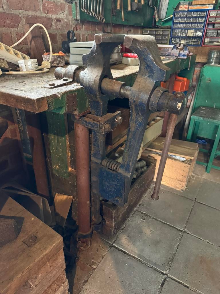 Bankschroef, Antiek en Kunst, Antiek | Gereedschap en Instrumenten, Ophalen