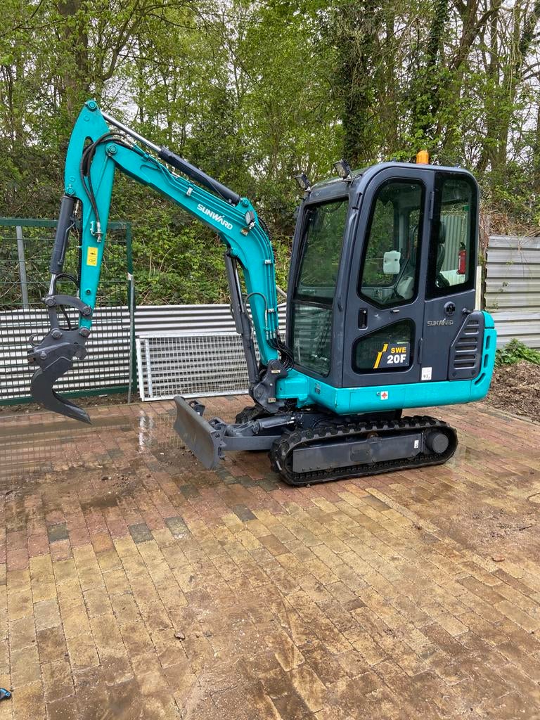 Te huur minigraver 1,9 ton, Ophalen of Verzenden