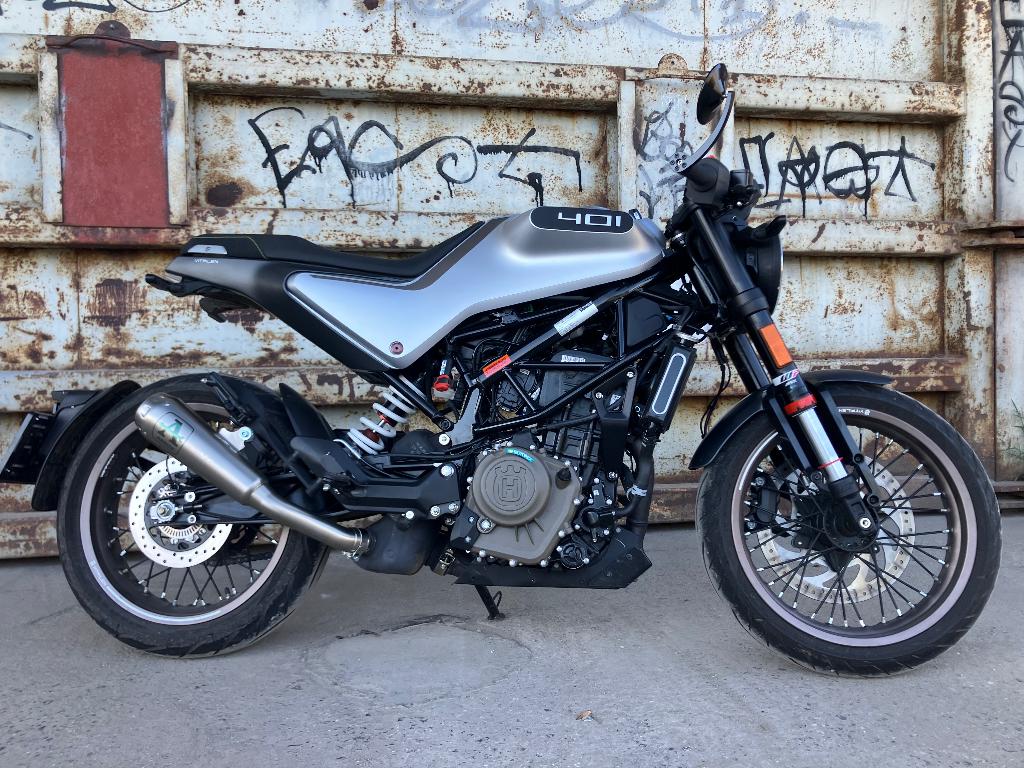 Moto Husqvarna 401 comme neuve 800 km ! Cafe racer, Motos, Occasion, Éclairage LED, Particulier, 399 cm³