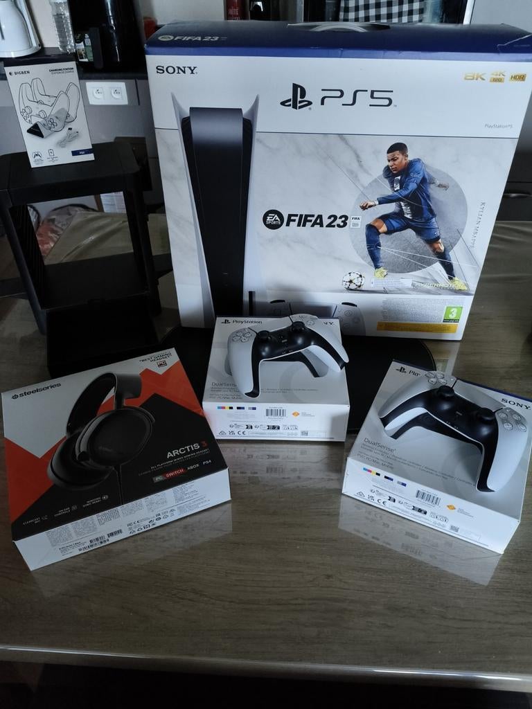 PS5 Disc +2  controllers + Headset + duo charger, Games en Spelcomputers, Spelcomputers | Sony Consoles | Accessoires, Ophalen
