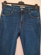 VOLLEDIG NIEUWE jeans, Kleding | Dames, Spijkerbroeken en Jeans, Ophalen, Blauw, Estee Brown, Nieuw