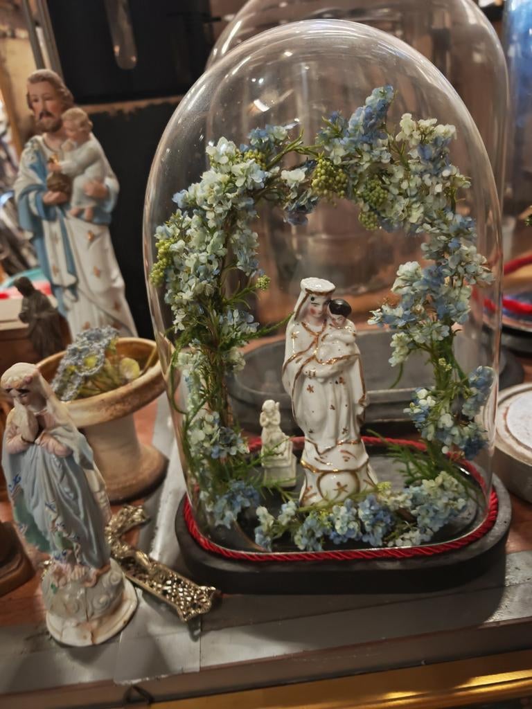 Antieke globe, Enlèvement