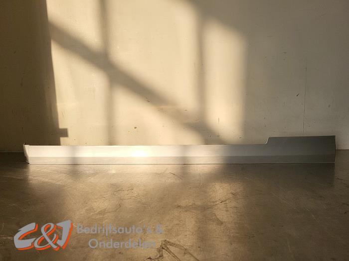 Rail porte coulissante droite d'un Mercedes Vito, 3 mois de garantie, Utilisé, -, -