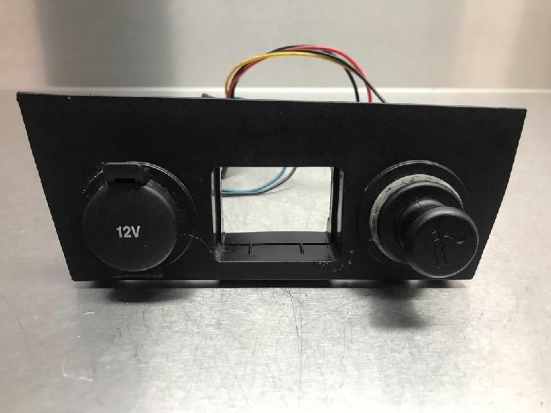 PRISE DE COURANT 12 VOLTS Kia Pro cee'd (EDB3), Autos : Pièces & Accessoires, Habitacle & Garnissage, Kia, Utilisé