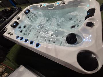 Balboa spa ‍️3 persoons AMERIKAANSE JACUZZI ‼️NU 4950 EURO beschikbaar voor biedingen