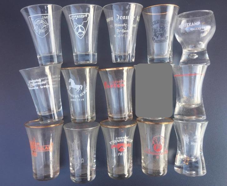 50-tal Geneverglaasjes / Jeneverglaasjes & C°, Verzamelen, Glas en Drinkglazen, Gebruikt, Borrel- of Shotglas, Ophalen of Verzenden