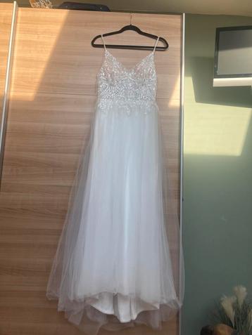 Nieuw trouwkleed beschikbaar voor biedingen