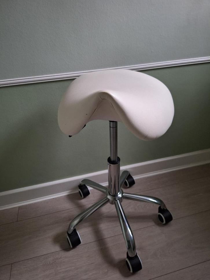 Ergonomische zadelkruk, Huis en Inrichting, Krukjes, Gebruikt, IJzer, In hoogte verstelbaar, Ophalen of Verzenden