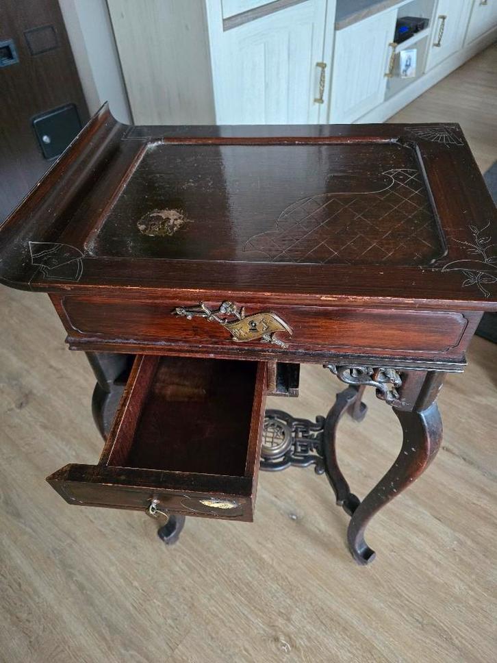 Authentique et antique coiffeuse japonaise a restaurer, Antiquités & Art, Antiquités | Meubles | Chaises & Canapés, Enlèvement