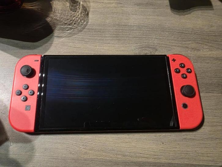 Nintendo switch oled mario, Games en Spelcomputers, Spelcomputers | Nintendo Switch, Zo goed als nieuw, Switch OLED, Met 3 controllers of meer