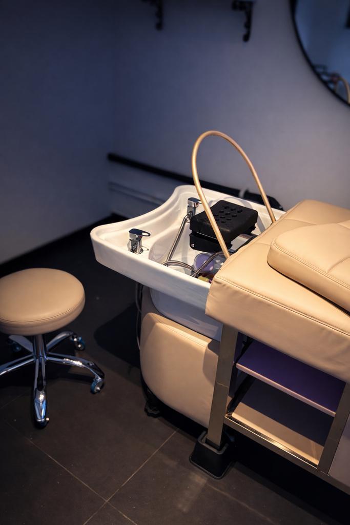 NIEUWE Japanese headspa tafel !, Sports & Fitness, Produits de massage, Neuf, Enlèvement