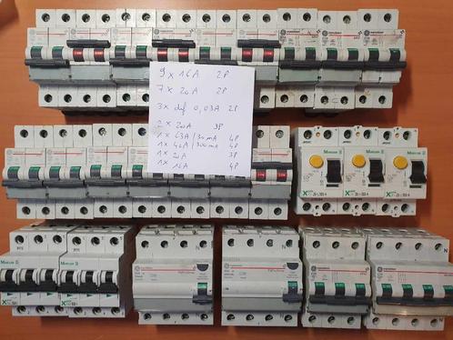 Zekeringen en differentieelschakelaars, Doe-het-zelf en Bouw, Elektriciteit en Kabels, Gebruikt, Ophalen