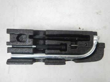 VW Caddy 2K5 Schuim+Gereedschap 2K5012113A beschikbaar voor biedingen