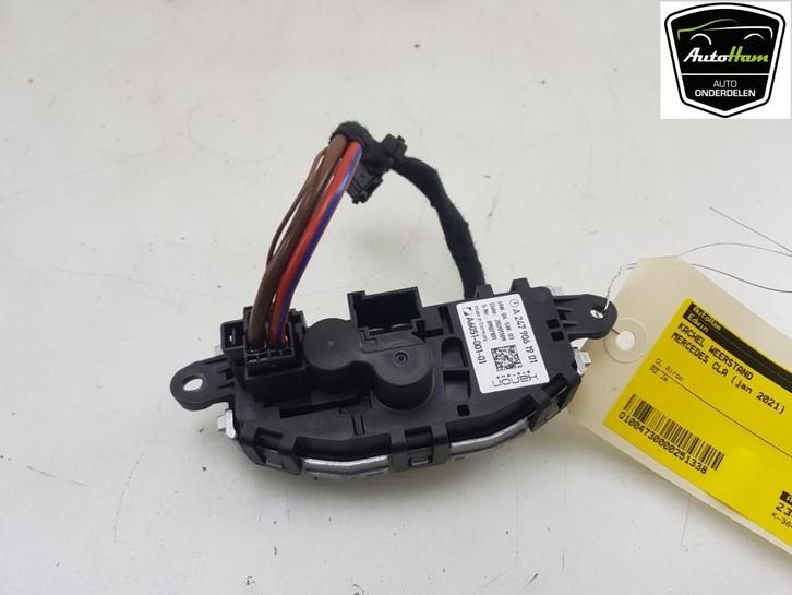 KACHELWEERSTAND CLA Shooting Brake (118.6) (|A2479061901|), Auto-onderdelen, Airco en Verwarming, Mercedes-Benz, Gebruikt