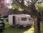 Nineties caravan gekeurd met 2 mooie voortenten, Caravans en Kamperen, Caravans, Standaardzit, Dwars-stapelbed, 750 - 1000 kg