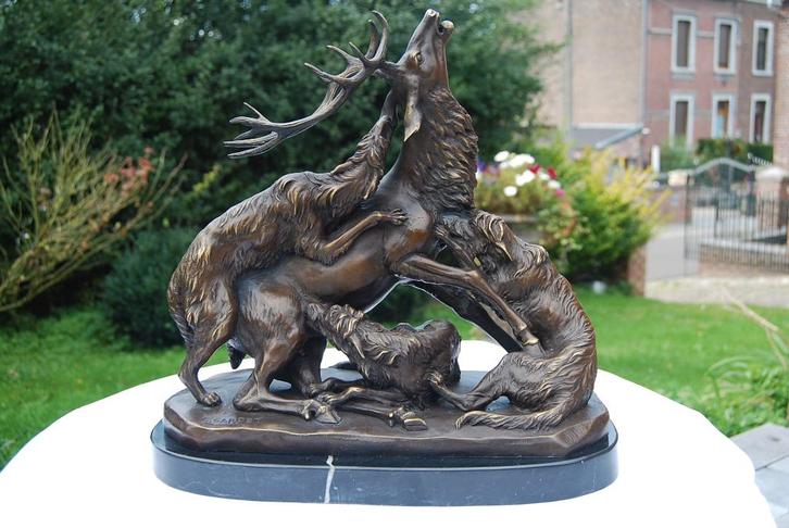 GRANDE STATUE EN BRONZE SIGNE (scène de chasse), Antiquités & Art, Antiquités | Bronze & Cuivre, Bronze, Enlèvement ou Envoi