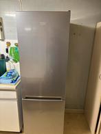 Beko koelkast met diepvries, Elektronische apparatuur, Koelkasten en IJskasten, Ophalen, Zo goed als nieuw