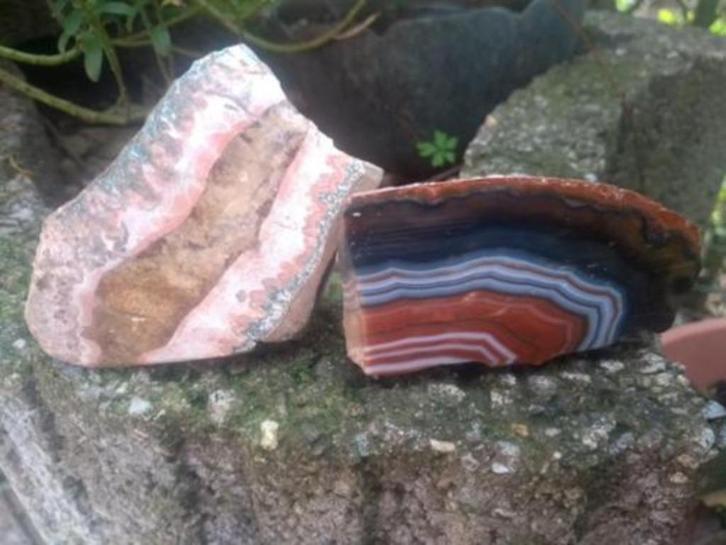 mineraal dolomiet met pyriet (Oujda)+agaat+hematiet+jaspis, Verzamelen, Mineralen en Fossielen, Mineraal, Ophalen of Verzenden