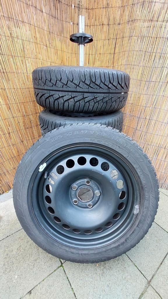 Winterbanden, Auto-onderdelen, Banden en Velgen, Banden en Velgen, Winterbanden, 17 inch, 225 mm, Personenwagen, Gebruikt, Ophalen