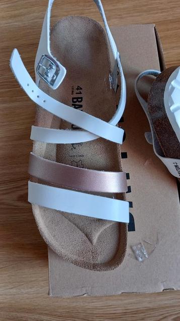 Sandalen van het merk Bayton. beschikbaar voor biedingen