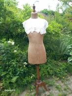 Mooie paspop op houten voet., Antiek en Kunst, Antiek | Kleding en Textiel, Ophalen of Verzenden