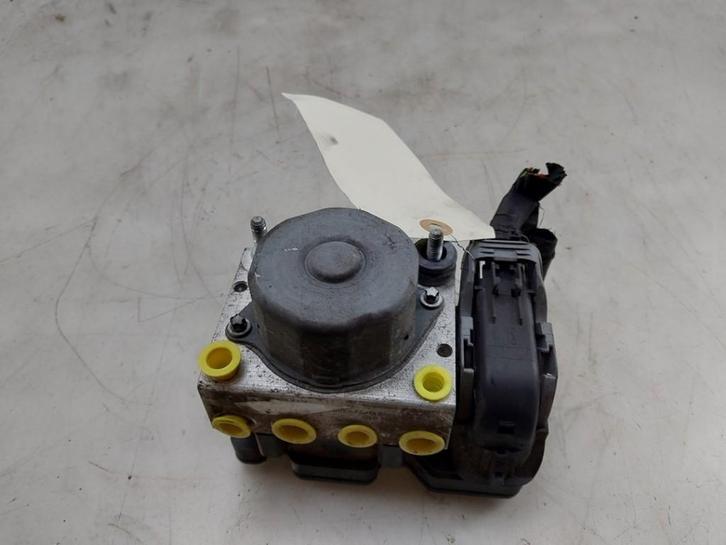 ABS POMP Fiat Panda / Pandina (312) (01-2012/-), Auto-onderdelen, Overige Auto-onderdelen, Fiat, Gebruikt