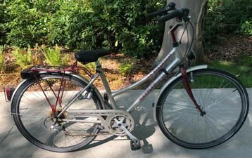damesfiets beschikbaar voor biedingen