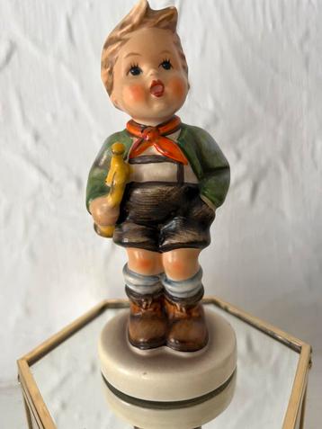 Hummel beschikbaar voor biedingen