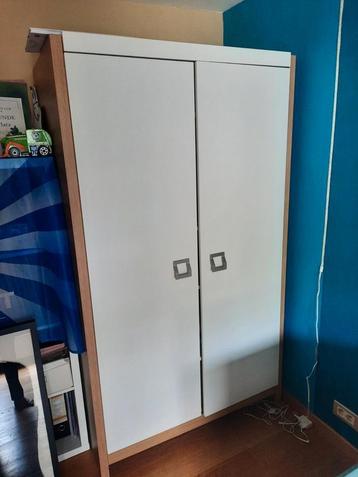 Hoge kleerkast Forto, enkel te koop als bijhorende commode beschikbaar voor biedingen