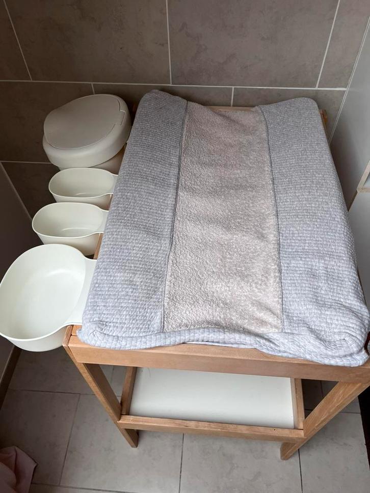 Verzorgingstafel Ikea incl bakjes Luma kussen en overtrekken, Kinderen en Baby's, Kinderkamer | Commodes en Kasten, Zo goed als nieuw