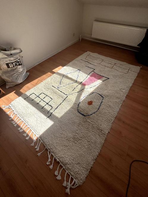 Authentiek modern Marokkaans tapijt, Huis en Inrichting, Stoffering | Tapijten en Vloerkleden, Zo goed als nieuw, 150 tot 200 cm