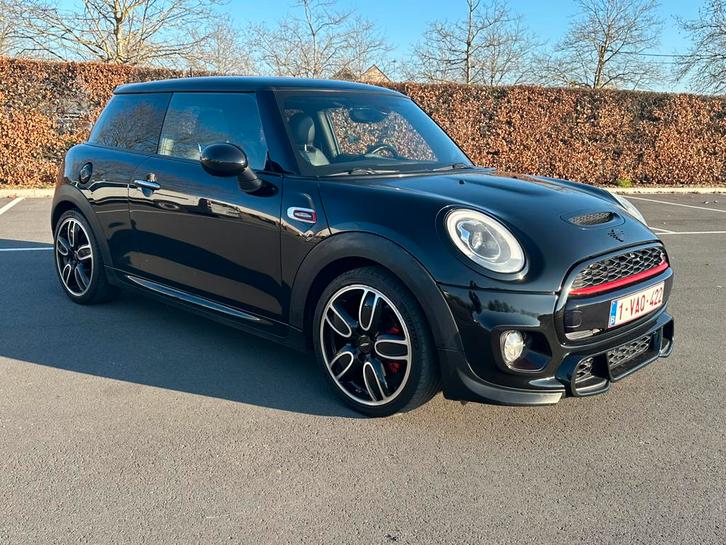 MINI Cooper S - John Cooper Works look, Autos, Mini, Particulier, Cooper, Phares directionnels, Airbags, Air conditionné, Alarme