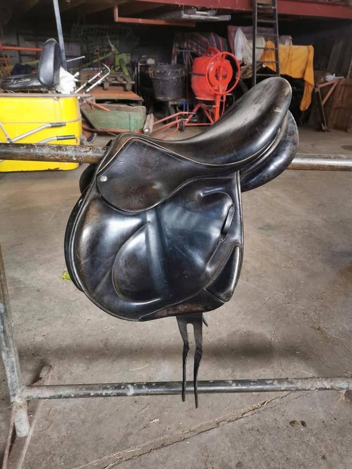 Deuber impuls zadel en childeric eventing zadel, Dieren en Toebehoren, Paarden en Pony's | Zadels, Gebruikt, Ophalen