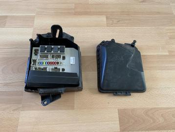 zekeringkast renault clio 3 / modus 8200194747 motorruimte beschikbaar voor biedingen