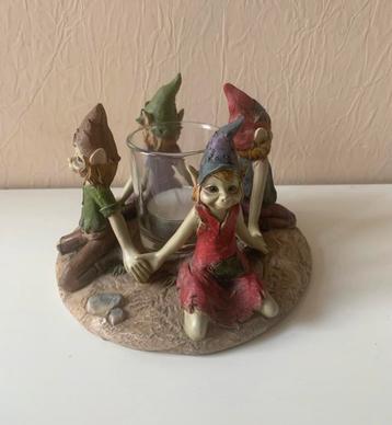 Kaarsenhouder met Pixies sprookjesfiguren beschikbaar voor biedingen