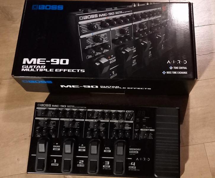 Boss ME90 multi-effecten gloednieuw, Muziek en Instrumenten, Effecten, Nieuw, Ophalen of Verzenden