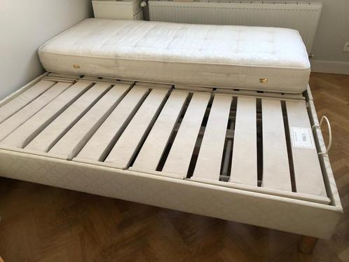 2 persoonsbed Trecaflex M5, Huis en Inrichting, Slaapkamer | Bedden, Gebruikt, Tweepersoons, 180 cm, 200 cm, Stof, Beige, Ophalen