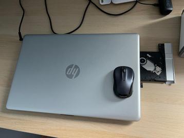 Pc portable hp 17 pouces disponible aux enchères